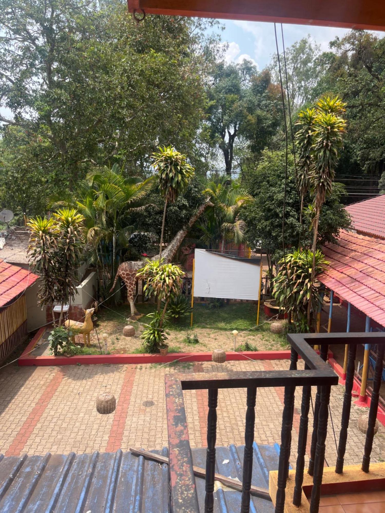 Hotel Madhura Belagavi Zewnętrze zdjęcie